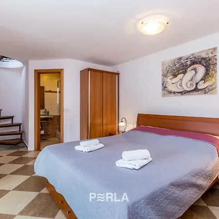 House Bella Mare With Sea View 50m From The In A Quiet Location In On Krk Island Ferienhaus