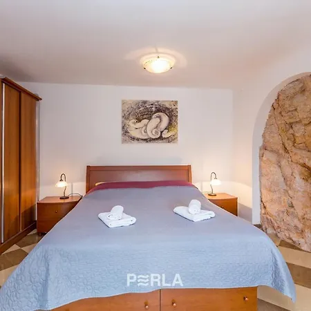 Ferienhaus House Bella Mare With Sea View 50m From The In A Quiet Location In On Krk Island *