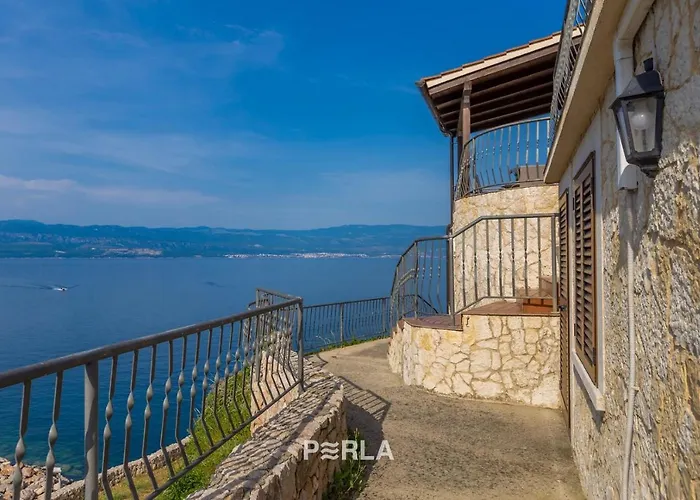House Bella Mare With Sea View 50m From The In A Quiet Location In On Krk Island Vikendica