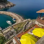 House Bella Mare With Sea View 50m From The In A Quiet Location In On Krk Island Case de vacanță Vrbnik (Primorje-Gorski Kotar)