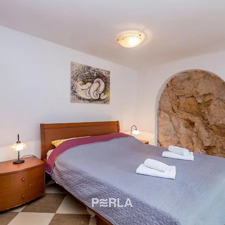 House Bella Mare With Sea View 50m From The In A Quiet Location In On Krk Island * Vrbnik (Primorje-Gorski Kotar)