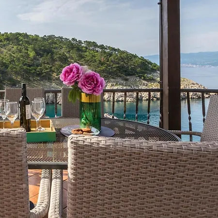 Casa vacanze House Bella Mare With Sea View 50m From The In A Quiet Location In On Krk Island