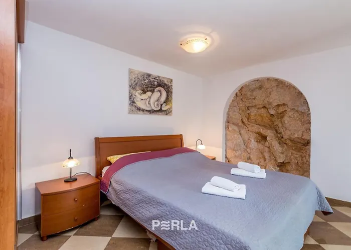 House Bella Mare With Sea View 50m From The In A Quiet Location In On Krk Island * Vrbnik (Primorje-Gorski Kotar)