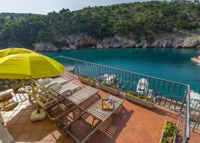 House Bella Mare With Sea View 50m From The In A Quiet Location In On Krk Island Casa vacanze *
